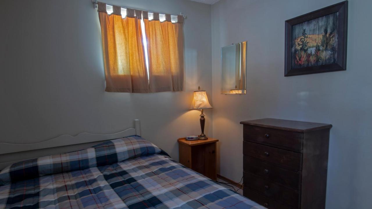 Hotel Blue Water Acres Huntsville Esterno foto